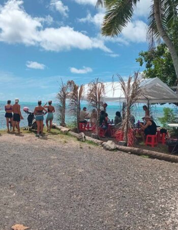 CHEZ FOUFOU – Roulotte à Moorea